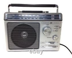 Rare Vintage 1980 General Electric GE 7-2881C AM FM Radio
