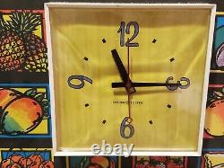 Rare Vintage General Electric Kitchen Clock FRUIT CLOCK Works (Al)