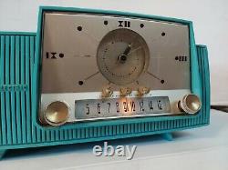 Rare color teal General Electric kitchen vintage radio with tubes working
