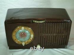 Restored G. E 1949 vintage tube radio with working clock just super