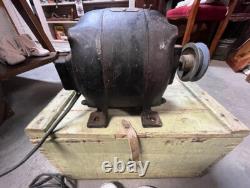 Small Vintage Working General Electric AC Motor Model 26136 1/4 HP