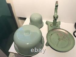 Universal vintage Jade green electric Food Mixer E-770 LANDERS FRARY & CLARK