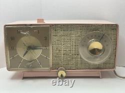 VINTAGE ATOMIC PINK 1962 Mid Century GE AM ALARM CLOCK RADIO MODEL C-466A