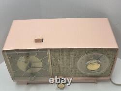 VINTAGE ATOMIC PINK 1962 Mid Century GE AM ALARM CLOCK RADIO MODEL C-466A