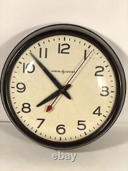 VINTAGE GENERAL ELECTRIC School Wall Clock Model 2912B Bakelite Made In USA