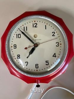 VINTAGE Mid-century General Electric Red Dot Wall Clock 8 RED Scalloped edge