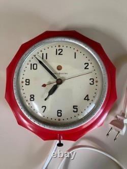 VINTAGE Mid-century General Electric Red Dot Wall Clock 8 RED Scalloped edge