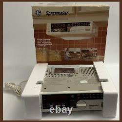 VTG GE Spacemaker Companion AM/FM Clock Radio/UndCabinet Light 7-4230-NewithRead