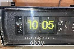 VTG General Electric Flip Clock Alarm Clock Radio GE Glowing Numbers 7-4333