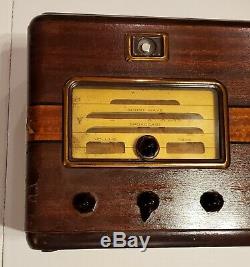 Vintage 1938 GE Model F-74 Wood Table Radio with Tuning Eye General Electric