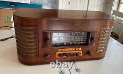 Vintage 1940 1941 General Electric J-71 Radio