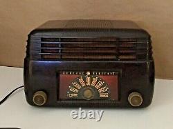 Vintage 1940's General Electric Bakelite AM Tube Radio Model 100 Art Deco Retro