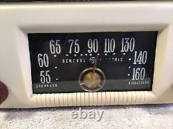 Vintage 1940's General Electric Model 201 AM Tube Radio Refurbished