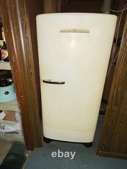 Vintage 1946 General Electric Refrigerator HC-6-GC