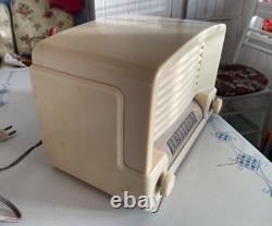 Vintage 1948 General Electric Model 114 Tube AM Radio