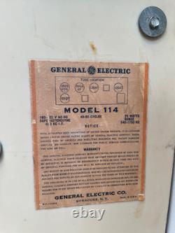 Vintage 1948 General Electric Model 114 Tube AM Radio