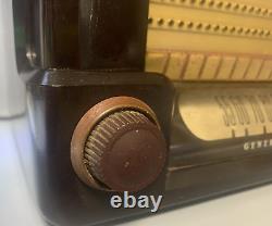 Vintage 1948 General Electric Model 115 Bakelite Tube Radio Made in USA. Teste