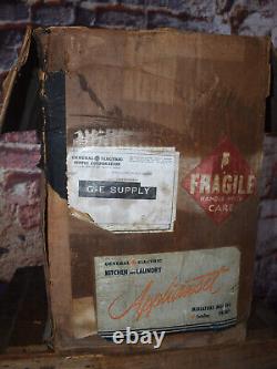 Vintage 1949 General Electric Applianset Salesman Sample Kitchen Model w Box