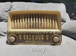 Vintage 1950 General Electric Brown Radio Model 136 Tested