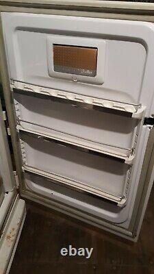 Vintage 1950's GE General Electric Refrigerator With Freezer, Still works