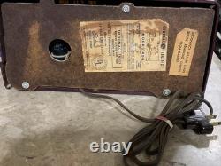 Vintage 1950s GE General Electric Model 400 Purple Bakelite Tube Radio MCM READ