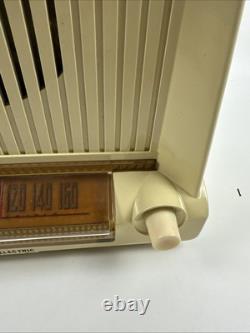 Vintage 1951 General Electric Tube Radio Model 423 Ivory radio Works TV PROP
