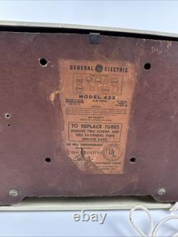 Vintage 1951 General Electric Tube Radio Model 423 Ivory radio Works TV PROP