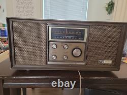 Vintage 1968 General Electric T1020a Walnut Solid State Radio TESTED & WORKING