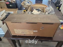 Vintage 1968 General Electric T1020a Walnut Solid State Radio TESTED & WORKING