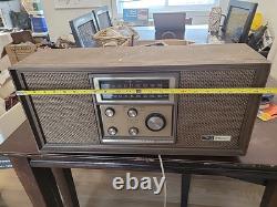 Vintage 1968 General Electric T1020a Walnut Solid State Radio TESTED & WORKING