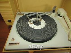 Vintage 1970's GE General Electric Wildcat Record Player Turntable SEE VIDEO