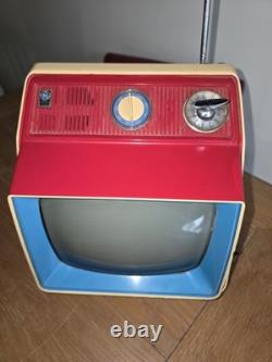 Vintage 1975 General Electric Space Age Retro TV Red, White, Blue Tested Works