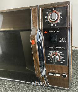 Vintage 1980 Microwave Oven, Faux Wood Grain Model J ET88 0Y3