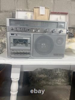 Vintage 1980S Era Boom Box By General Electric 3-5280B Great Working Condition