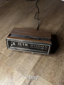 Vintage 1980s General Electric Flip Clock Alarm Radio 7-4305c, TESTED