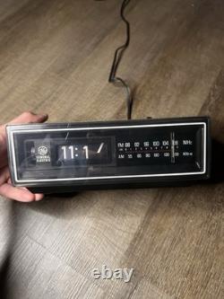 Vintage 1980s General Electric Flip Clock Alarm Radio 7-4305c, TESTED