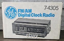 Vintage 1980s General Electric GE Flip Clock Alarm Radio 7-4305 NEW Open Box