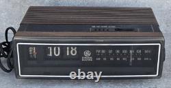 Vintage 1984 General Electric 7-4305 Flip Lighted Dial Alarm Clock Radio TESTED