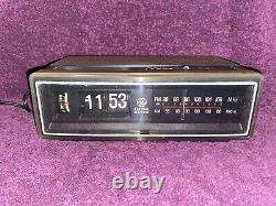 Vintage 1984 General Electric Flip Clock Radio Alarm Clock 7-4305F WORKING