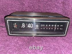 Vintage 1984 General Electric Flip Clock Radio Alarm Clock 7-4305F WORKING