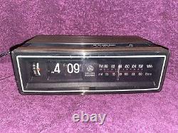 Vintage 1984 General Electric Flip Clock Radio Alarm Clock 7-4305F WORKING