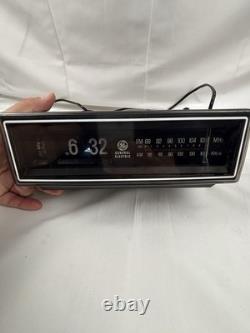 Vintage 1984 General Electric Flip Clock Radio Alarm Clock 7-4305F WORKING