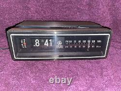 Vintage 1984 General Electric Flip Clock Radio Alarm Clock 7-4305F WORKING