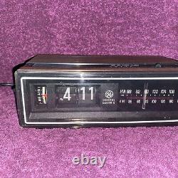 Vintage 1984 General Electric Flip Clock Radio Alarm Clock 7-4305F WORKING