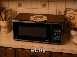 Vintage 1989 General Electric GE Spacemaker II Microwave JEM31H002 WORKS