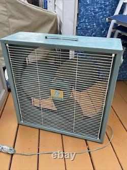 Vintage 20General Electric GE 3 Speed Metal Turquoise Box Fan CAT NO F15W12