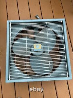 Vintage 20General Electric GE 3 Speed Metal Turquoise Box Fan CAT NO F15W12