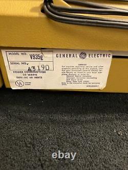 Vintage GE General ELectric WILDCAT Record Player WORKING Mustard Yellow Color