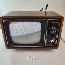 Vintage GE General Electric 10 Color Performance Television Model 10AB0405K