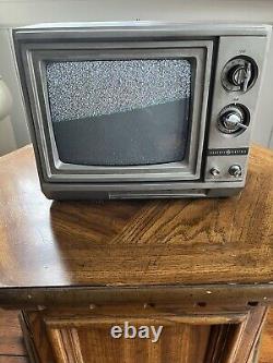 Vintage GE General Electric 10'' Portable Color CRT Television TV 8-0904 1986